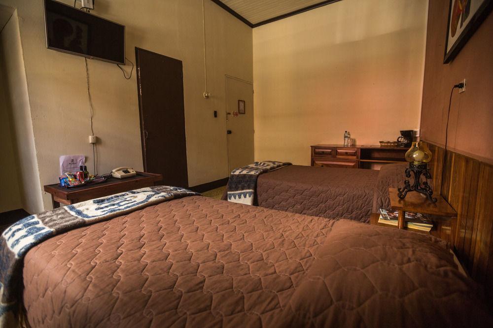 Hotel Modelo ケツァルテナンゴ エクステリア 写真
