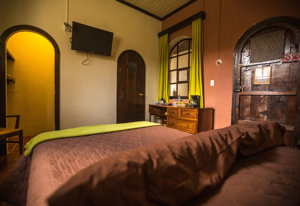 Hotel Modelo ケツァルテナンゴ エクステリア 写真