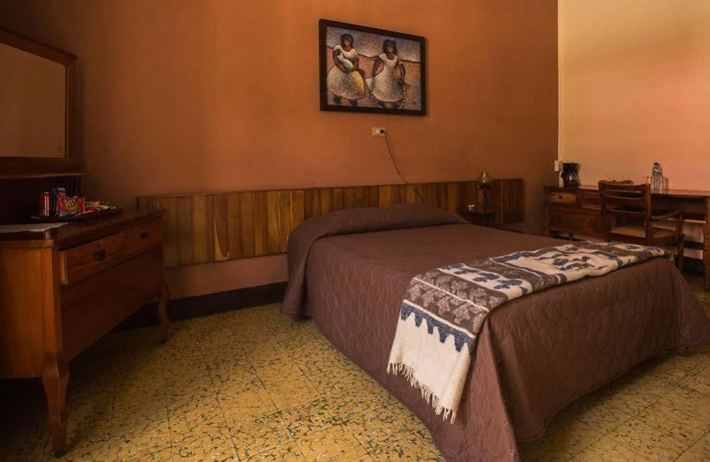 Hotel Modelo ケツァルテナンゴ エクステリア 写真
